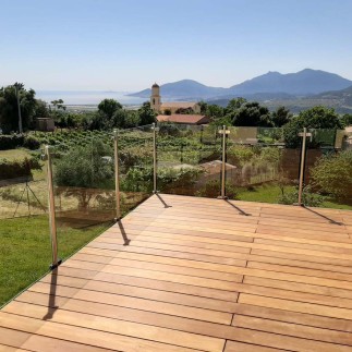 Garde-corps en verre sans main courante